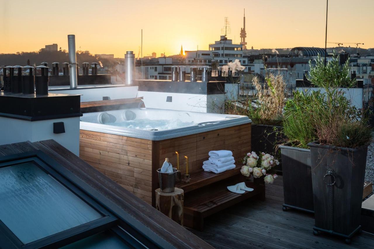 Empirent Rooftop Collection *
